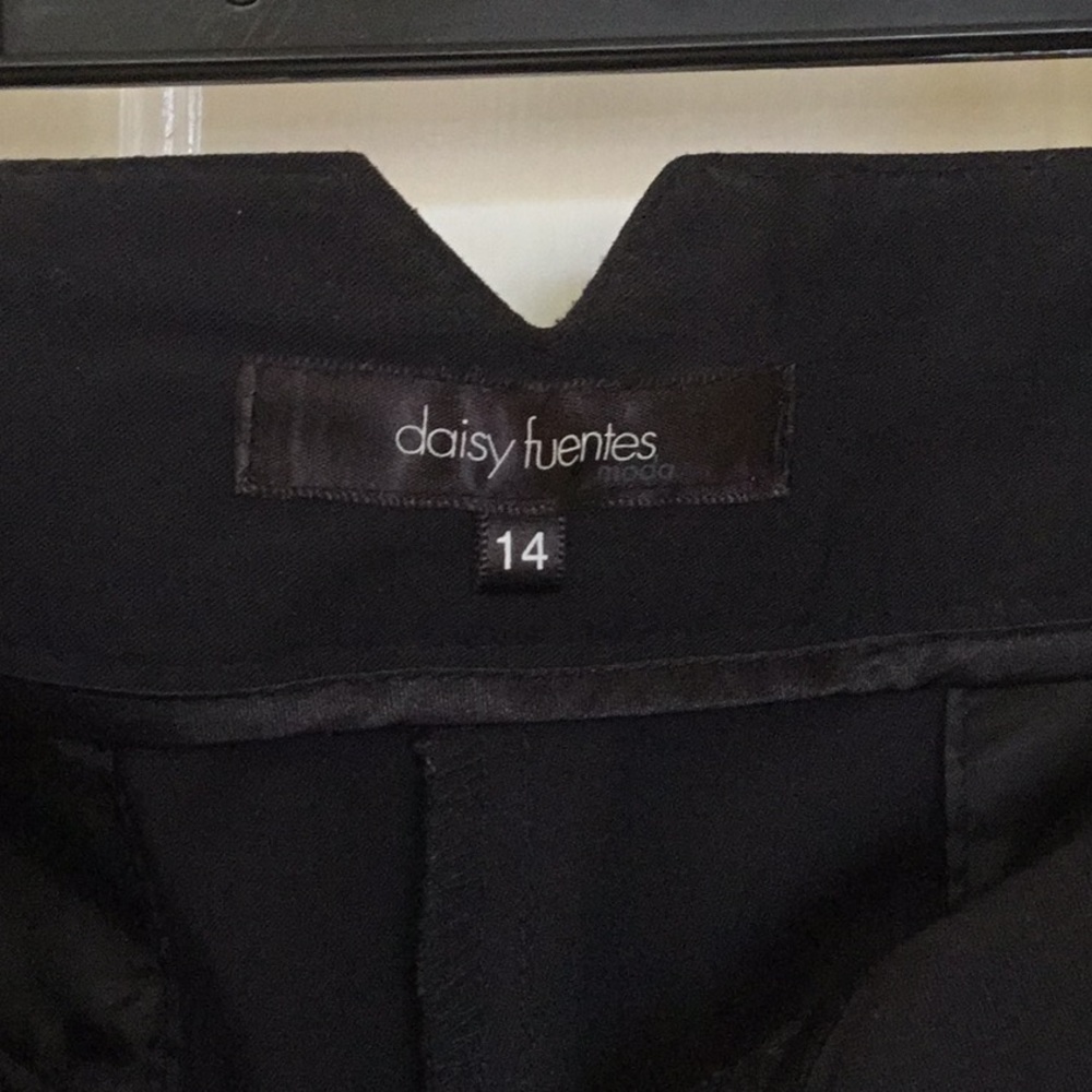 Daisy Fuentes Moda pants. - Picture 3 of 3